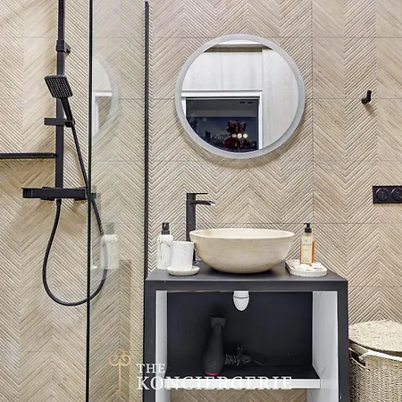 De Prestige Avec Balcon - 16e Apartamento